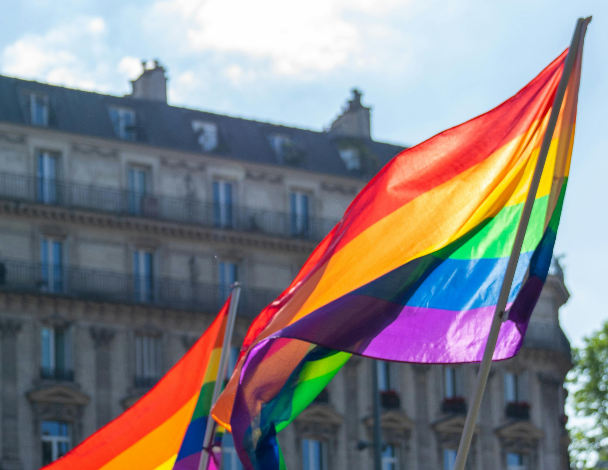 Bunt wie der Regenbogen: „Omas“ unterstützen den CSD Passau