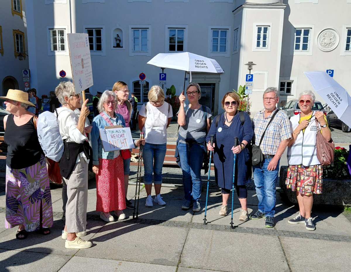 Omas Gegen Rechts Passau verstärken „Friday’s For Future“